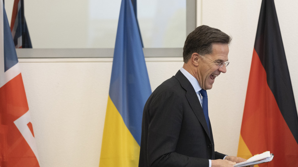 Media, la Nato non acquister&agrave; pi&ugrave; aerei da ricognizione Usa