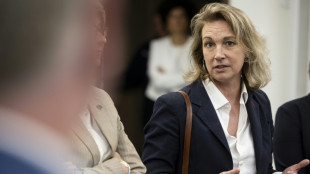 17 octobre : Marylise L&eacute;on (CFDT) estime qu"on paie cash 10 ans de verticalit&eacute;", demande de "vraies r&eacute;ponses sociales"