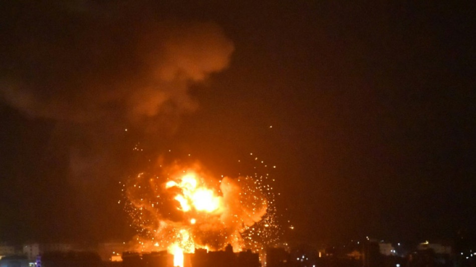 Violentos bombardeos israel&iacute;es en el sur de Beirut, la v&iacute;spera del aniversario del 7 de octubre 