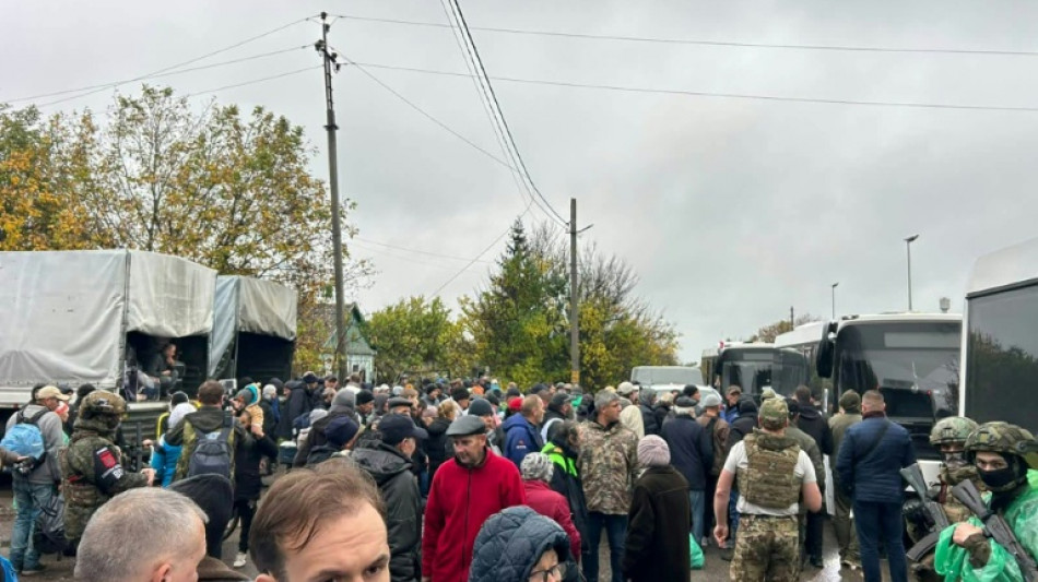 Feuerpause in Oleschky: Einwohner fliehen aus besetzter ukrainischer Stadt