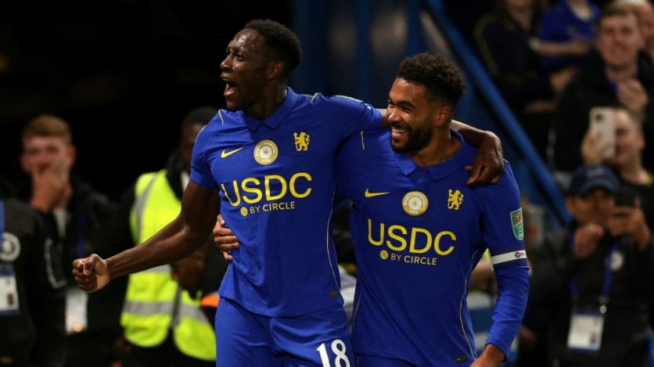 Chelsea vira e goleia Leeds na Copa da Liga