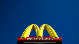 McDonald's tiene beneficios en l&iacute;nea con las previsiones y se disculpa por el brote bacterial