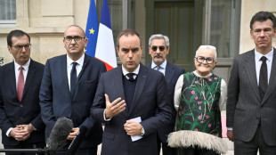 Lecornu annonce des couvre-feux "localis&eacute;s" apr&egrave;s les sc&egrave;nes de chaos du week-end
