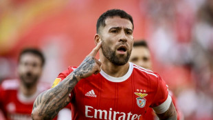Otamendi renova com Benfica at&eacute; 2025