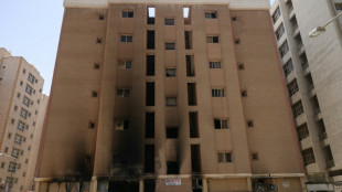 M&aacute;s de 35 muertos por un incendio en un edificio de Kuwait