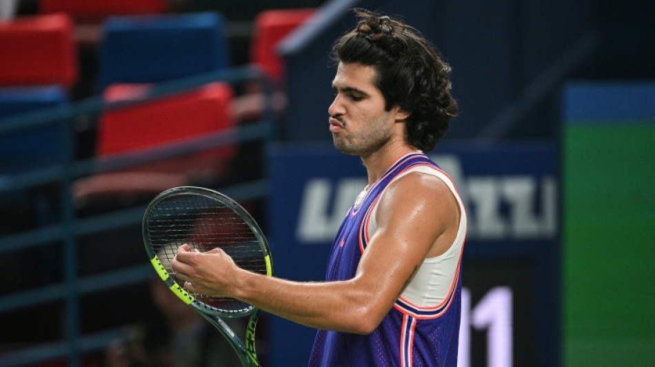 Tennis : coup d'arr&ecirc;t pour Alcaraz &agrave; Shanghai, Zverev finira la saison N.1 mondial