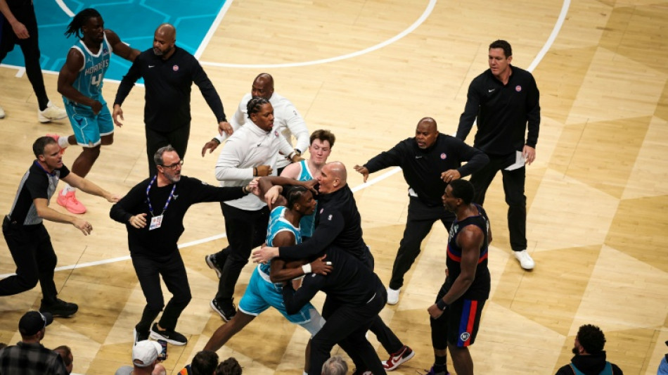 NBA: bagarre g&eacute;n&eacute;rale entre Hornets et Pistons, le Thunder s'impose chez les Lakers