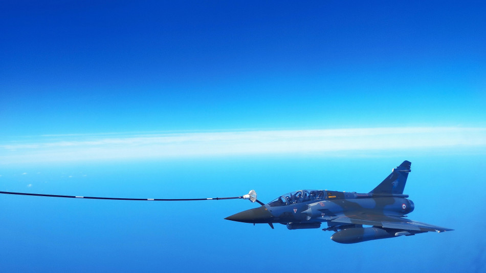 Macron, 'invieremo a Kiev altri missili e caccia Mirage'