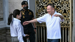 Thailands Ex-Regierungschef Thaksin vorzeitig aus Gef&auml;ngnis entlassen