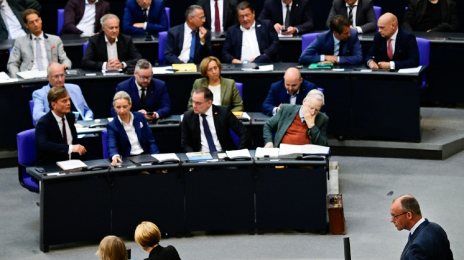 Bundestag beschlie&szlig;t einstimmig Aussetzung von Di&auml;tenerh&ouml;hung f&uuml;r Abgeordnete