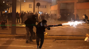 Masiva protesta deja 75 heridos en Per&uacute; tras instalarse nuevo gobierno