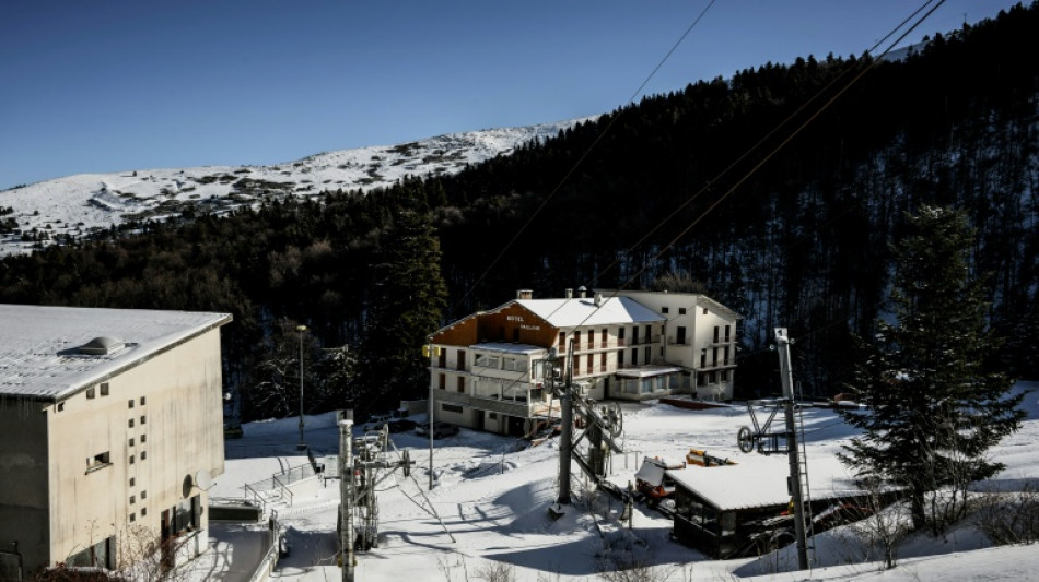 Hautes-Alpes: l'ex-station de ski de Céüze rend son site à la nature