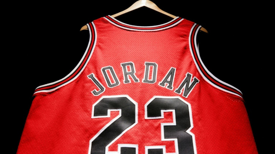 Trikot von Michael Jordan f&uuml;r zehn Millionen Dollar versteigert