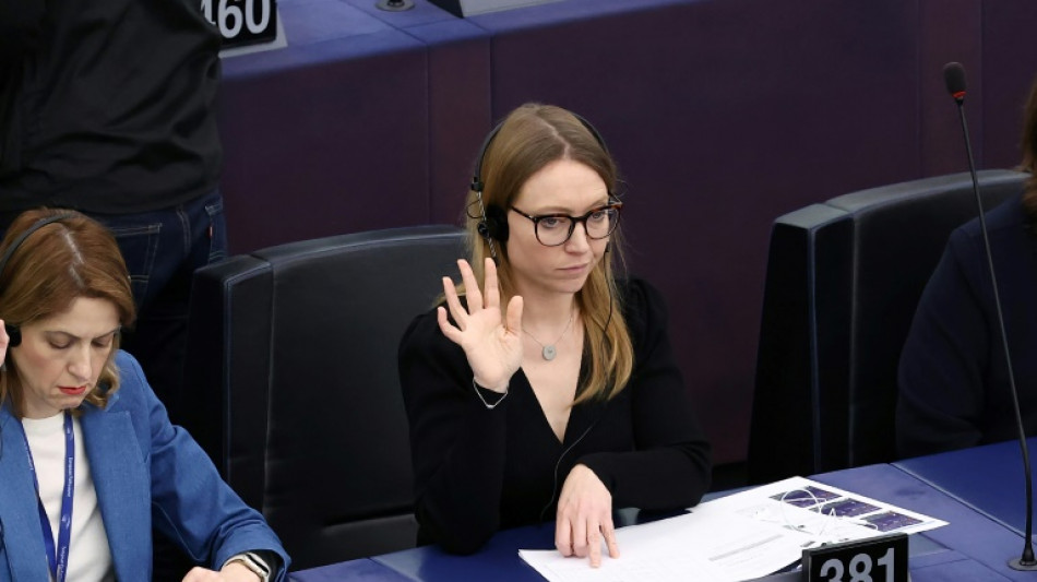 Eurodiputadas afirman que tienen que trabajar m&aacute;s que los hombres
