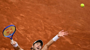 Pressure turns to Zverev, Ruud as French Open week two begins