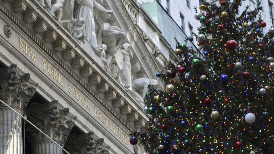 Wall Street termine sur une note contrast&eacute;e en attendant l'emploi am&eacute;ricain