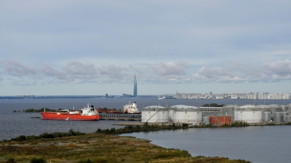 Ministros do G7 pressionam contra aumento da compra de petróleo russo