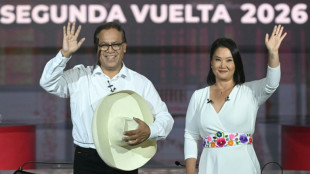 Peru elege presidente entre direitista Fujimori e esquerdista radical