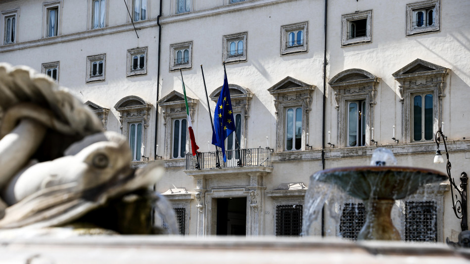 Sale il pmi servizi Italia, pi&ugrave; alto da due anni e mezzo