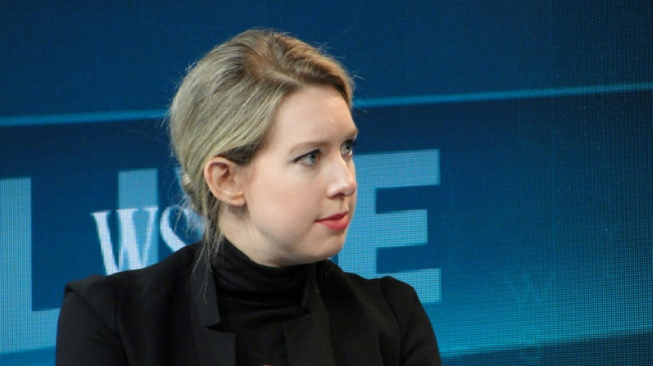 Theranos: la star d&eacute;chue Elizabeth Holmes doit conna&icirc;tre sa peine vendredi