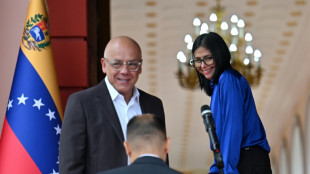 Trump dice que habl&oacute; con la "formidable" presidenta interina de Venezuela