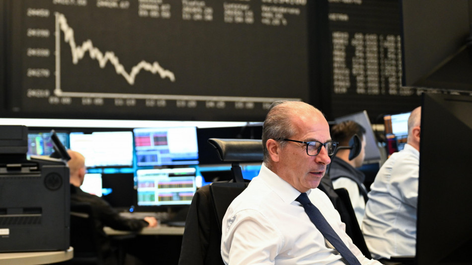 Borsa: Europa contrastata, Parigi -0,29%, Francoforte +0,64%