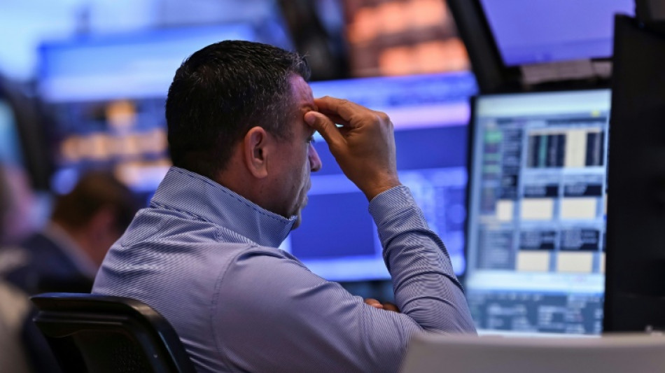 Wall Street termine en baisse, aversion pour le risque après les menaces douanières de Trump