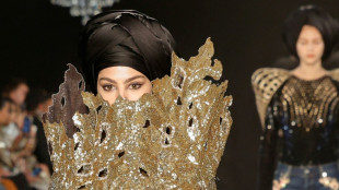 Del orientalismo a la mujer fatal, alta costura para todos los gustos en Par&iacute;s