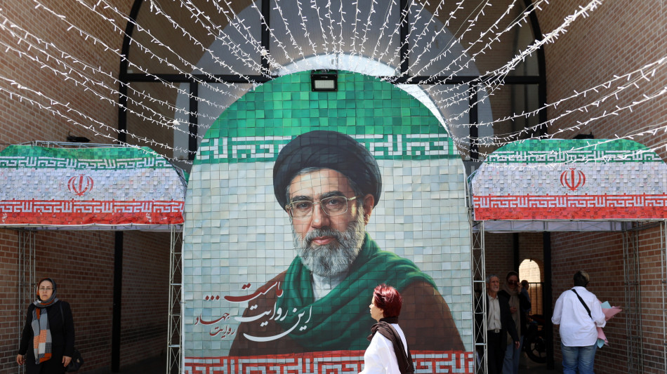 Teheran, 'Hormuz sotto nostro controllo, neanche un granello lascer&agrave; Kharg'