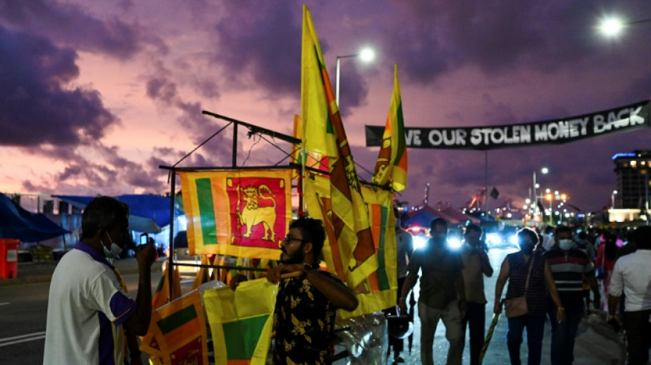 Le Sri Lanka paralys&eacute; par une gr&egrave;ve g&eacute;n&eacute;rale appelant au d&eacute;part du pr&eacute;sident Rapajaksa