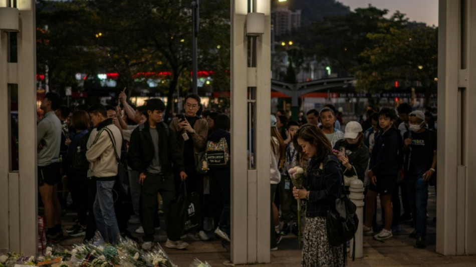 Incendie de Hong Kong : 146 morts, un activiste r&eacute;clamant justice pr&eacute;sum&eacute; arr&ecirc;t&eacute;