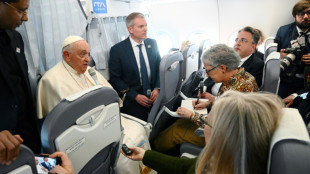 Papst berichtet nach Ungarn-Reise von Erkrankung an "heftiger" Lungenentz&uuml;ndung
