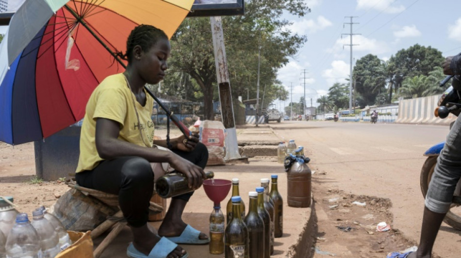 Centrafrique: les vendeurs d'essence &agrave; la sauvette prosp&egrave;rent