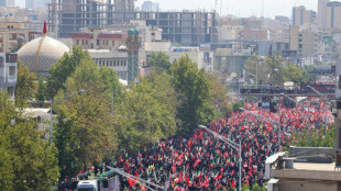 Iranisches Staatsfernsehen: Trauerzug mit Chameneis Sarg beginnt Fahrt durch Teheran