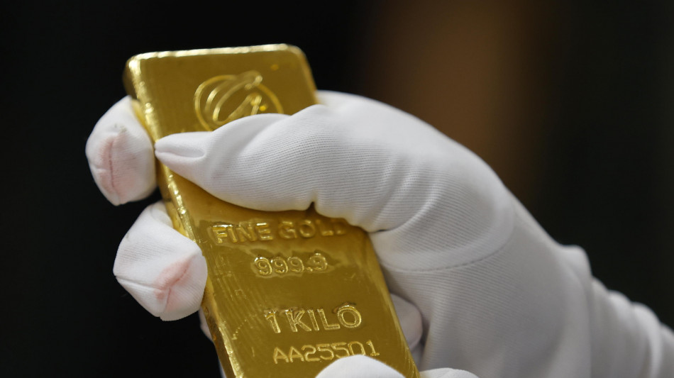 Oro in lieve rialzo, contratto spot a 4.716,06 dollari l'oncia (+0,65%)