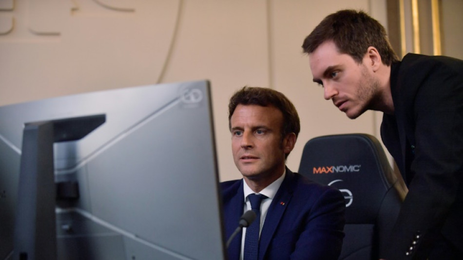 Macron promet une "nouvelle &egrave;re" pour l'esport fran&ccedil;ais