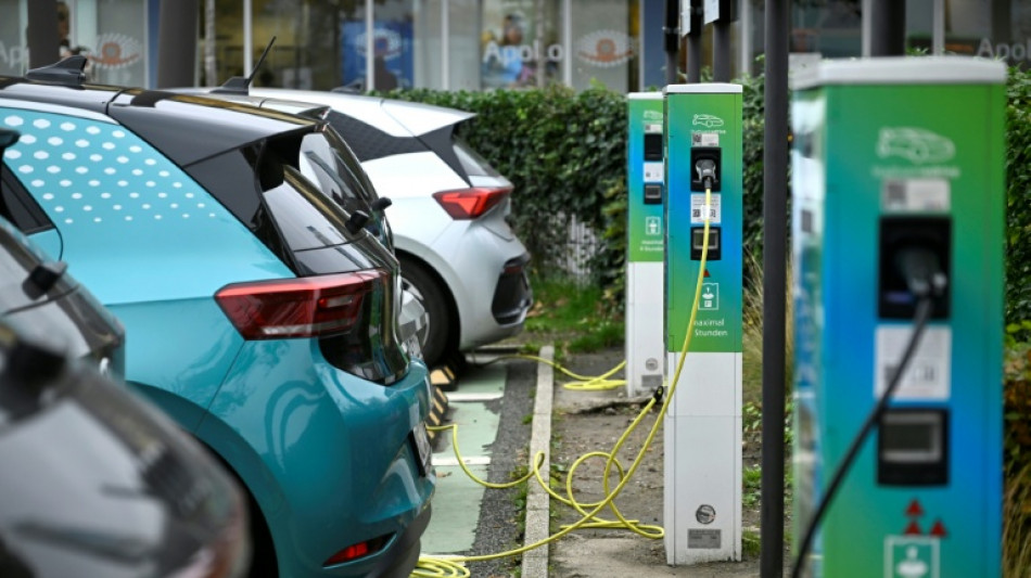 Neuzulassungen in der EU 2025: Mehr E-Autos als Verbrenner