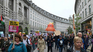 Milhares de manifestantes protestam em Londres contra visita de Trump