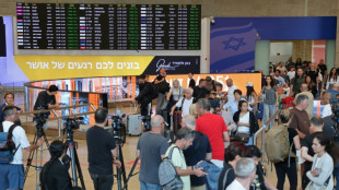 Como uma 'montanha-russa': passageiros relatam a ang&uacute;stia a bordo do voo da flydubai