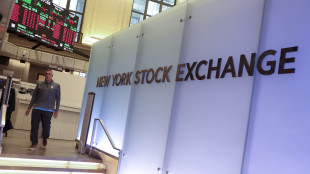 Wall Street apre in calo, Dj -0,32%, Nasdaq -0,76%