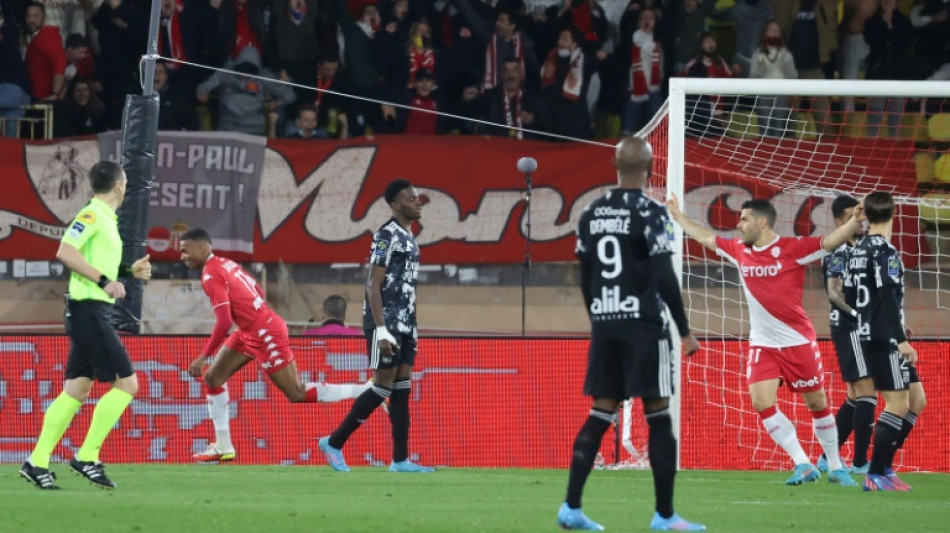 L1: Monaco &eacute;coeure l'OL, Saint-Etienne reste en vie