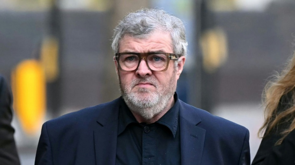 Paul Gallagher, irmão dos músicos do Oasis, se declara inocente de estupro e outras acusações