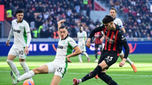 Milan trope&ccedil;a com Sassuolo e fica com lideran&ccedil;a em risco