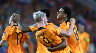 Holanda vence Gr&eacute;cia (3-0) e assume 2&ordm; lugar do Grupo B das Eliminat&oacute;rias da Euro-2024