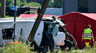 Zug kollidiert mit Schulbus in Belgien: Vier Todesopfer