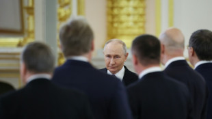 Putin enfrenta uma economia fr&aacute;gil no 'Davos russo' sob a amea&ccedil;a de drones ucranianos