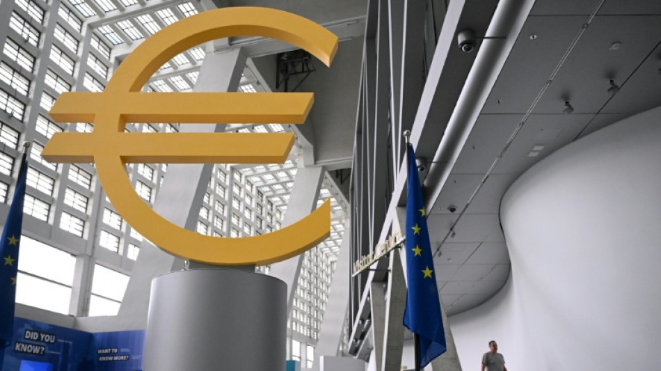 Infla&ccedil;&atilde;o na zona do euro cai ligeiramente para 2% em dezembro