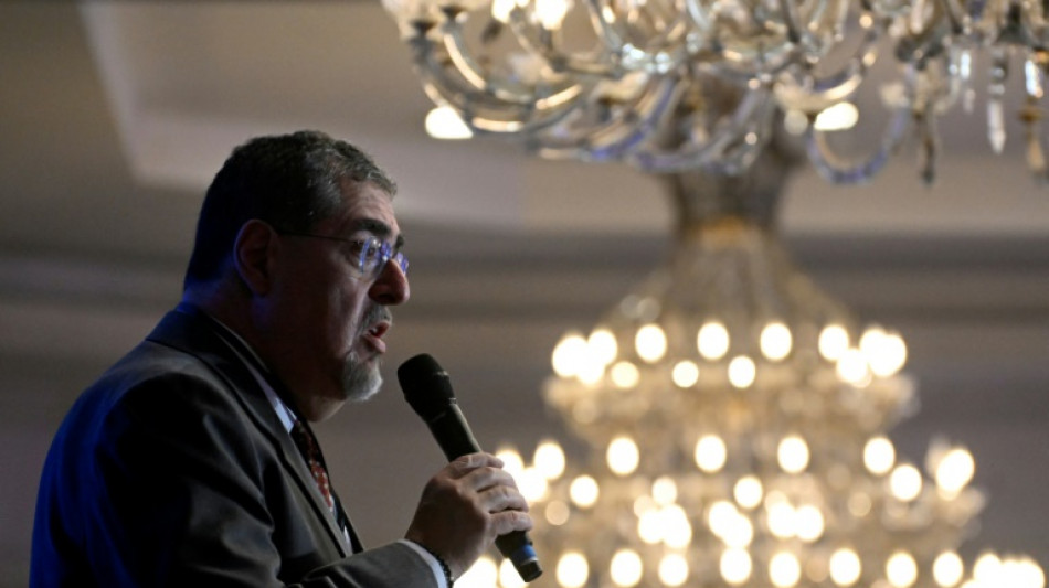 Presidente Ar&eacute;valo invita a empresarios de EEUU a invertir en Guatemala