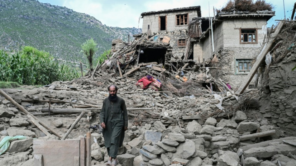 N&uacute;mero de mortos em terremoto no Afeganist&atilde;o passa de 1.400