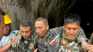 Nuevos rescates en Nepal reavivan las esperanzas 10 d&iacute;as despu&eacute;s del alud